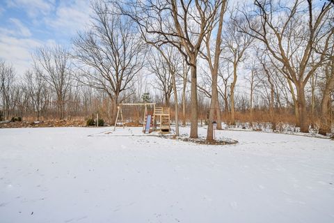 Tiny photo for 38 Walnut Creek Lane, Oswego, IL 60543 (MLS # 12547970)