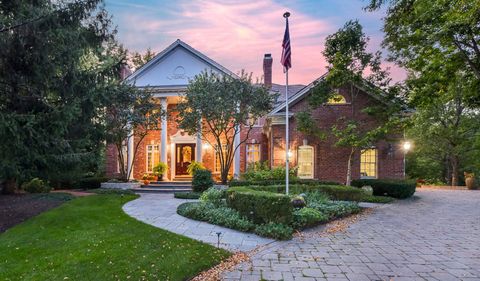 Photo of 1602 Hunters Glen Court, Wheaton, IL 60189 (MLS # 12485729)