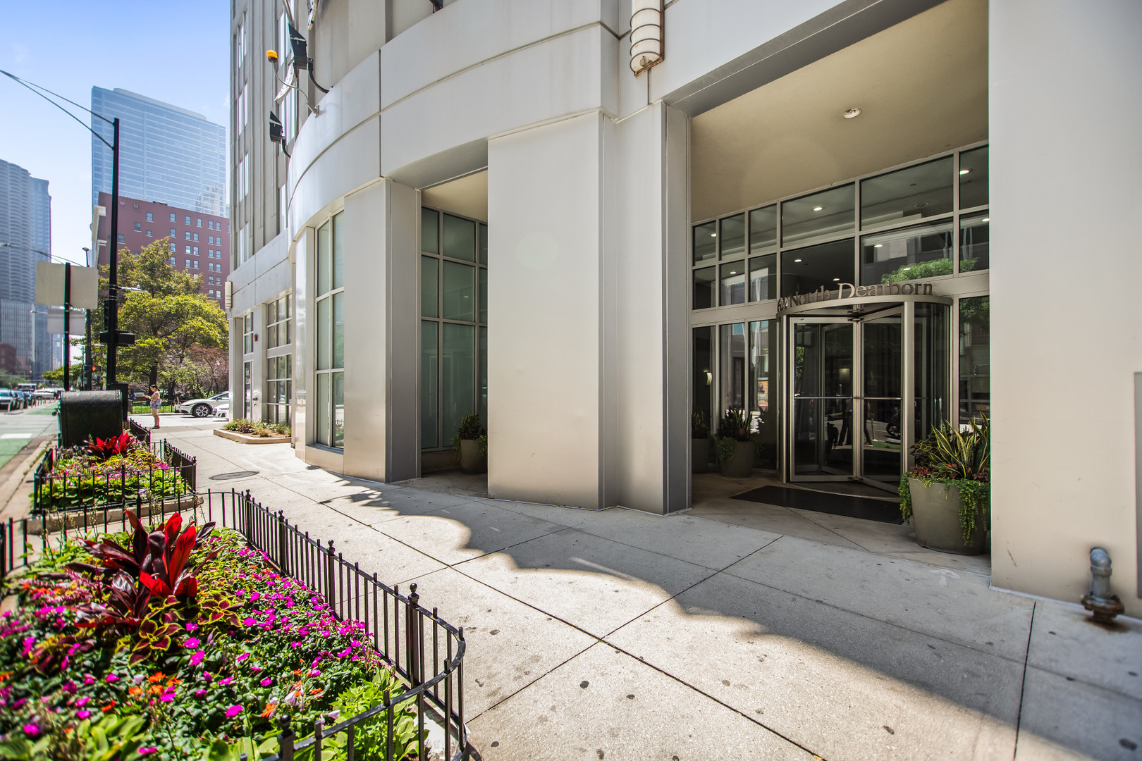 600 N Dearborn Street 1306
