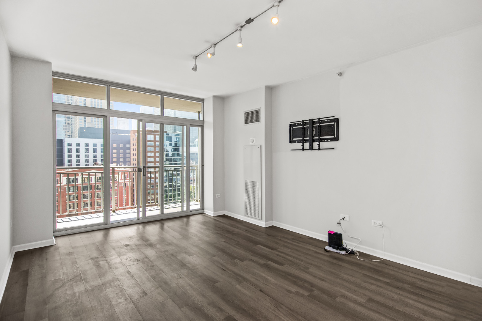 600 N Dearborn Street 1306