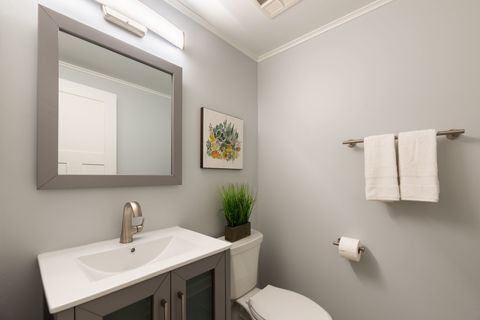 Tiny photo for 806 W Hackberry Drive, Arlington Heights, IL 60004 (MLS # 12514727)