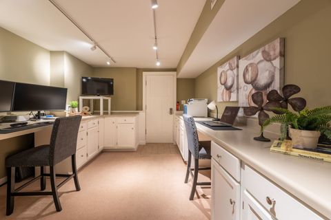 Tiny photo for 806 W Hackberry Drive, Arlington Heights, IL 60004 (MLS # 12514727)