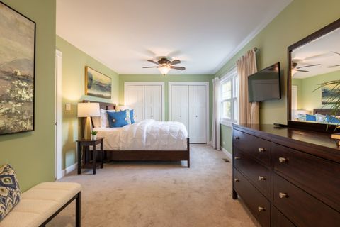 Tiny photo for 806 W Hackberry Drive, Arlington Heights, IL 60004 (MLS # 12514727)