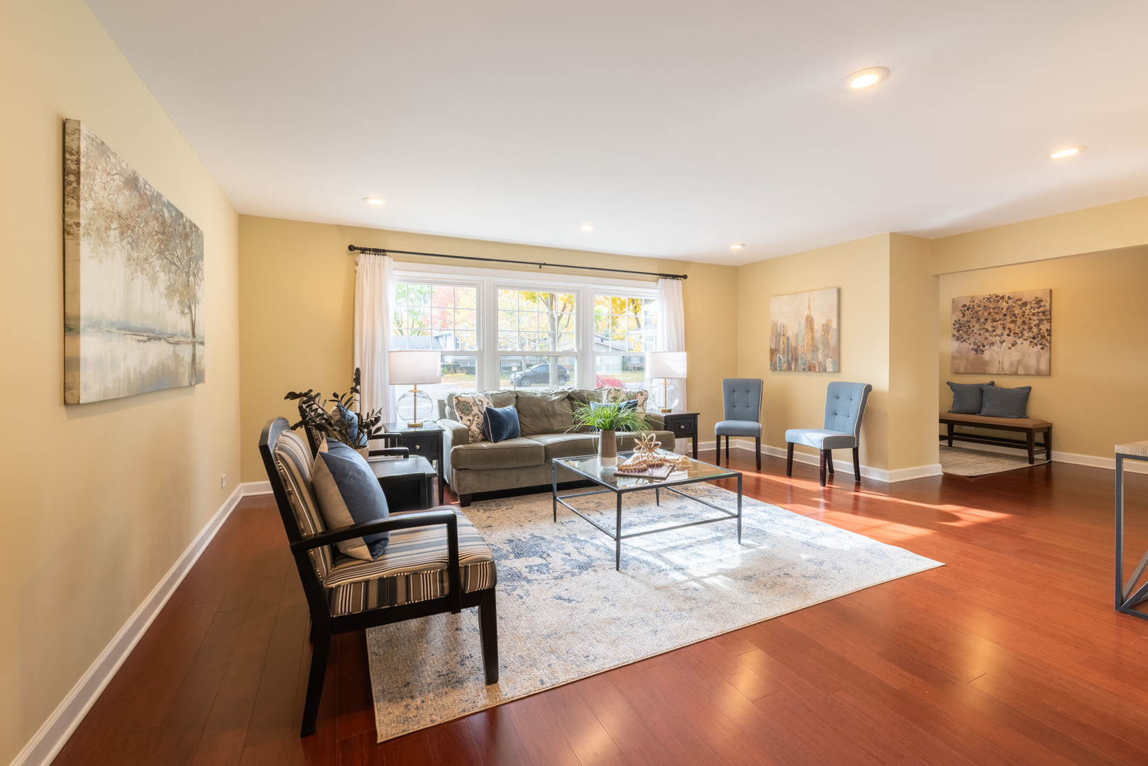 806 W Hackberry Drive