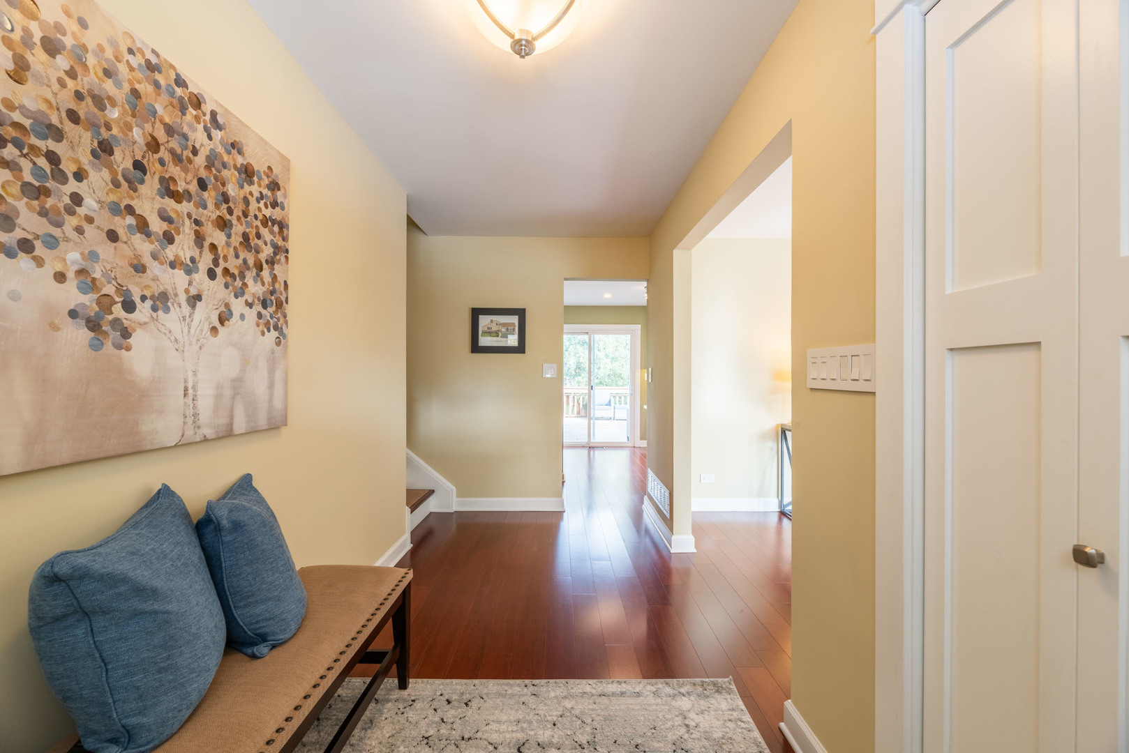 806 W Hackberry Drive