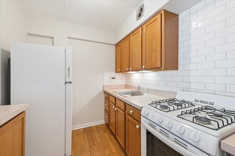 Tiny photo for 5616 N Kenmore Avenue #3D, Chicago, IL 60660 (MLS # 12734781)