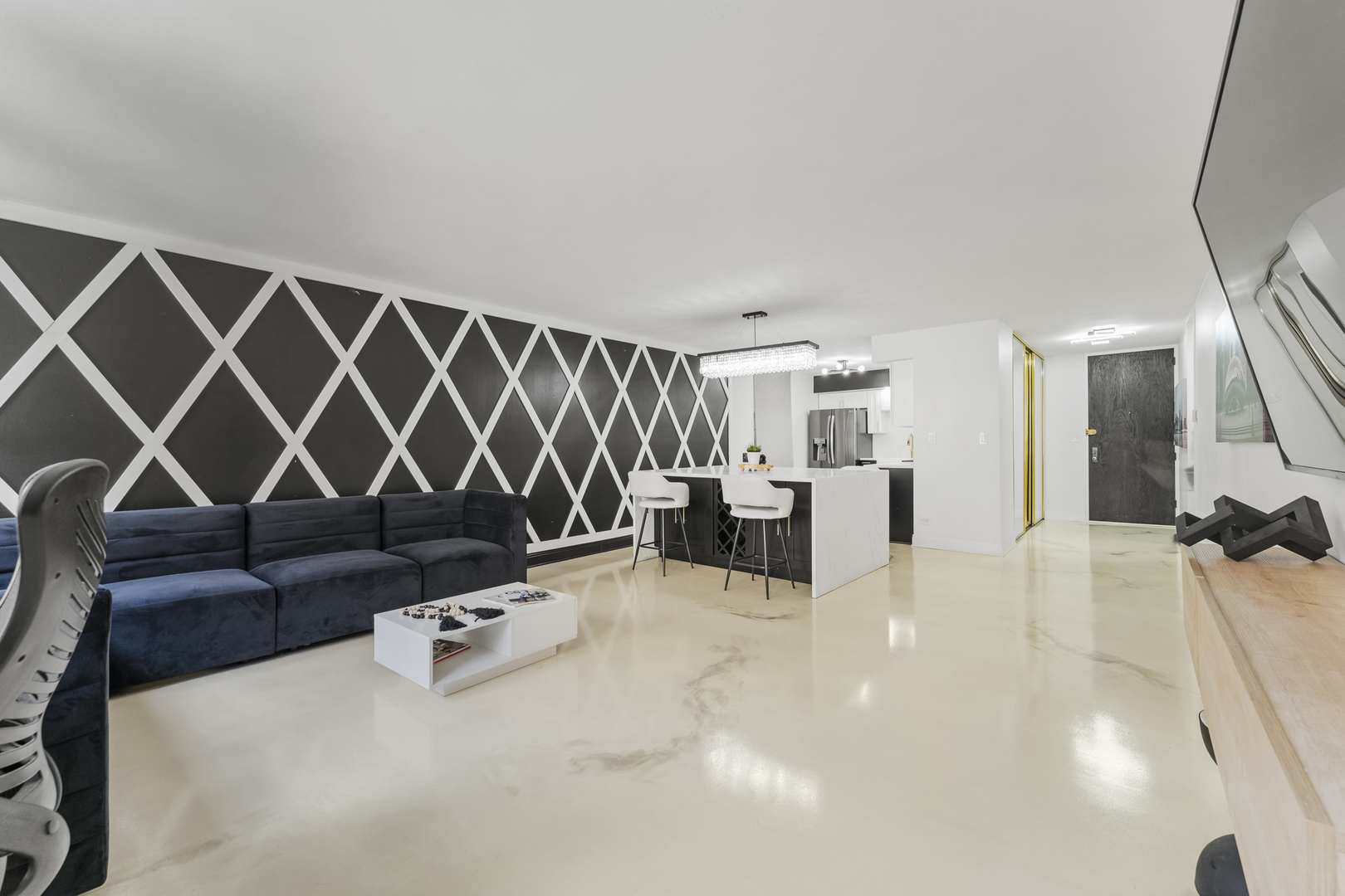 201 E Chestnut Street 11E