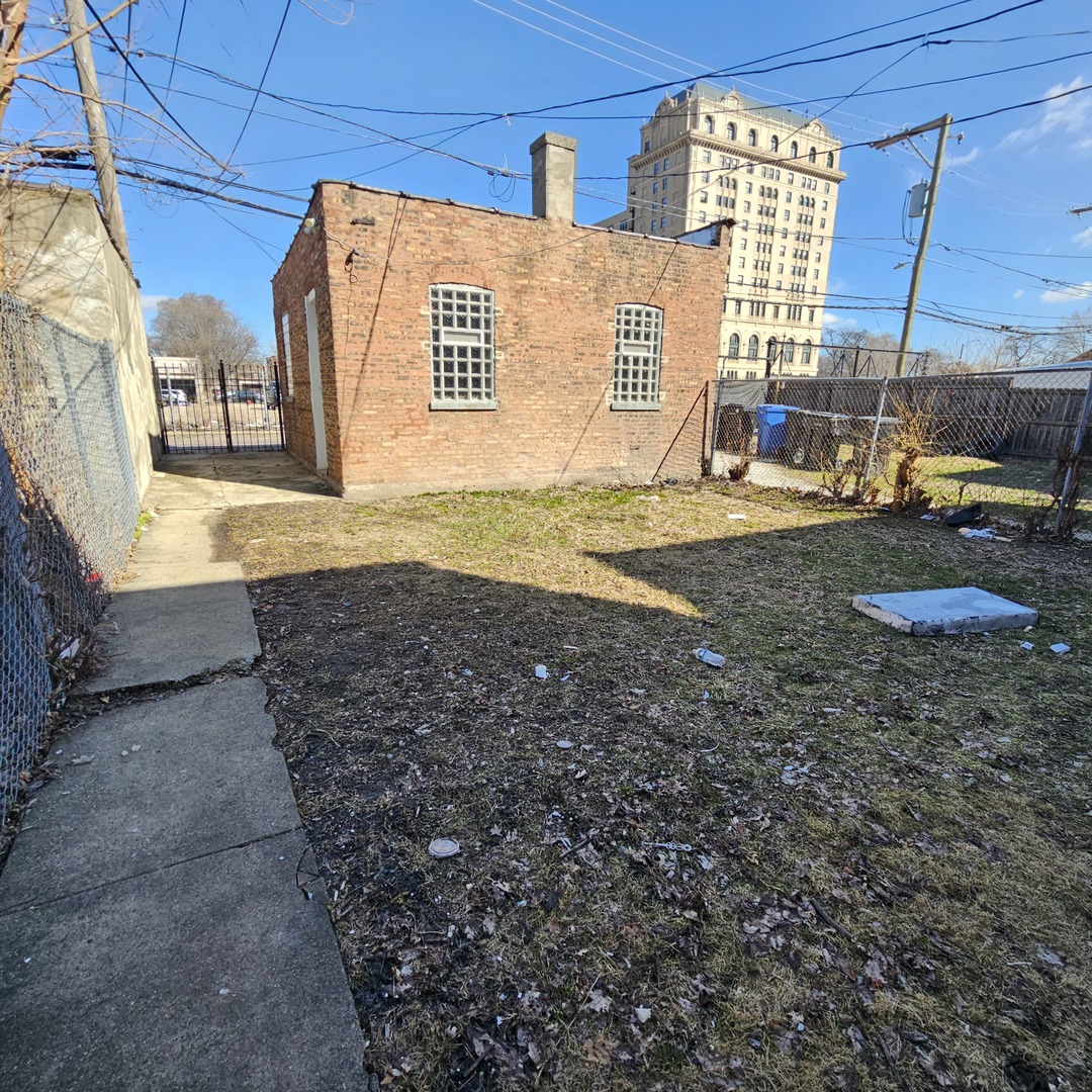 3834 W Monroe Street