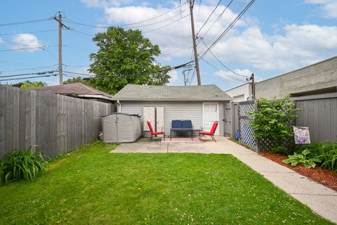 Tiny photo for 813 Circle Avenue, Forest Park, IL 60130 (MLS # 12650668)