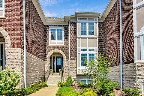 Photo of 1450 E Northwest Highway #13, Arlington Heights, IL 60004 (MLS # 12079425)