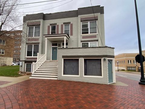 120-122 N Spring Street Elgin IL 60120