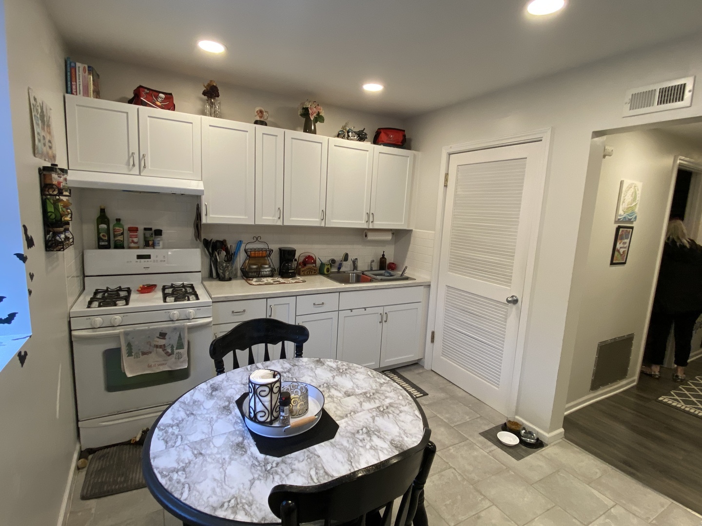 120-122 N Spring Street