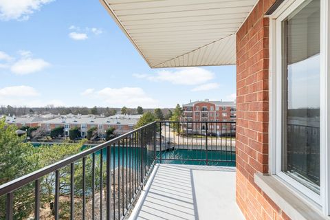 Tiny photo for 351 Town Place Circle #508, Buffalo Grove, IL 60089 (MLS # 12582061)