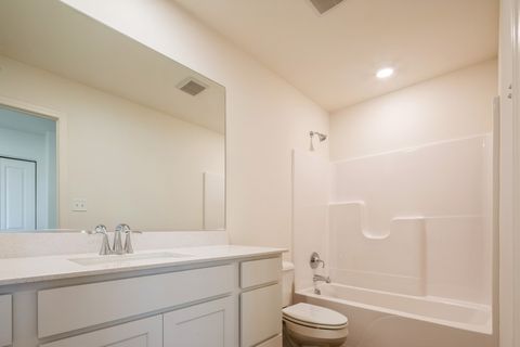 Tiny photo for 1129 Greenleaf Street, Sycamore, IL 60178 (MLS # 12377787)