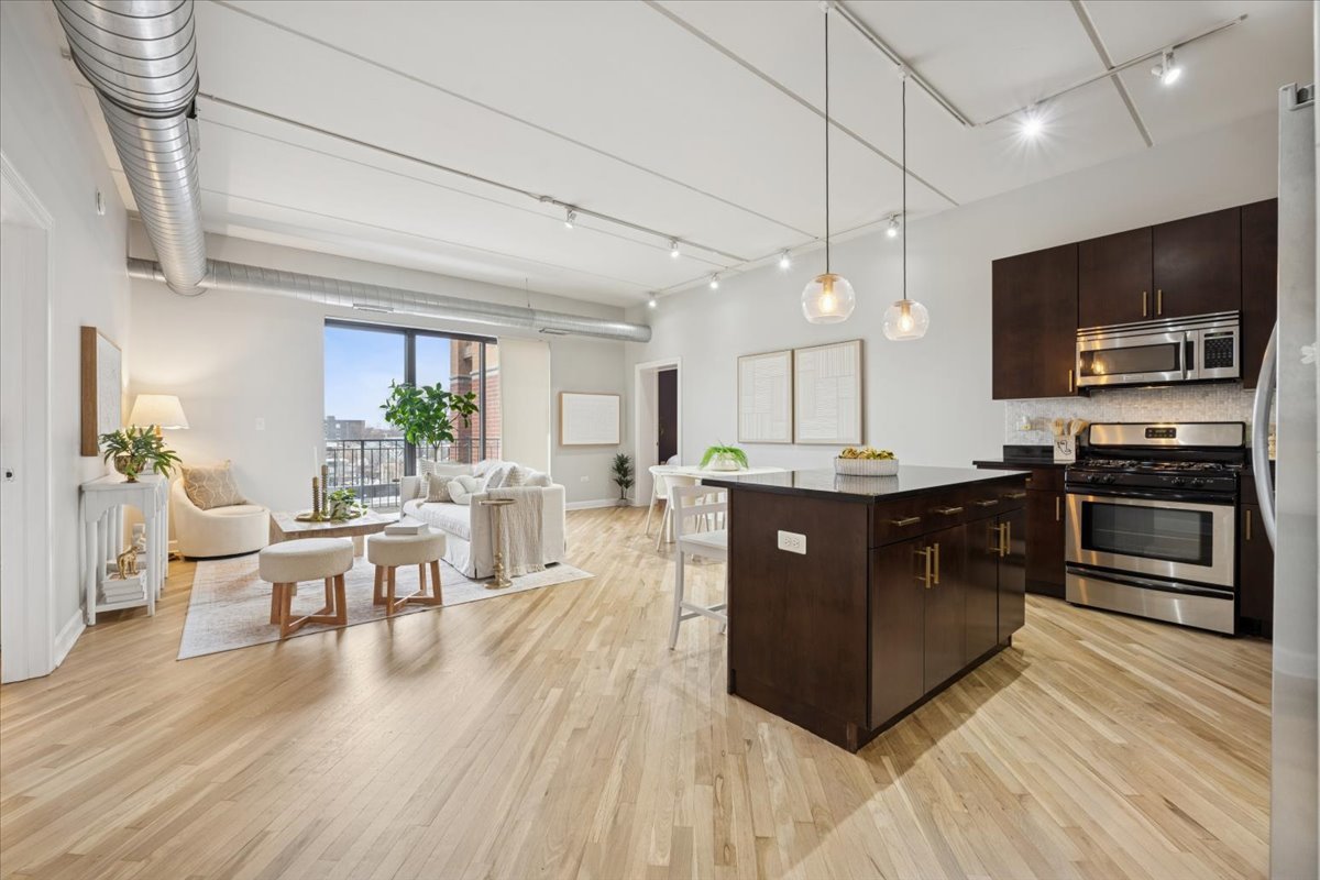 3125 W Fullerton Avenue 419