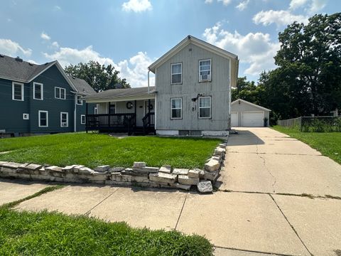 Photo of 334 N CRYSTAL Street, Elgin, IL 60123 (MLS # 12438427)