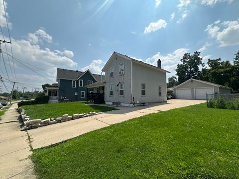 Tiny photo for 334 N CRYSTAL Street, Elgin, IL 60123 (MLS # 12438427)