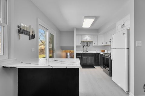 Tiny photo for 802 Timber Lane, Darien, IL 60561 (MLS # 12604285)