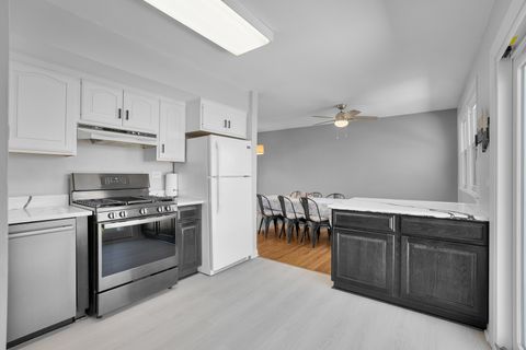 Tiny photo for 802 Timber Lane, Darien, IL 60561 (MLS # 12604285)