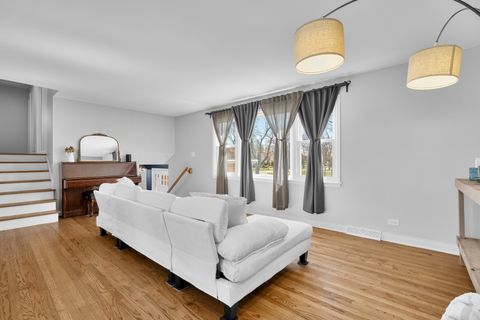 Tiny photo for 802 Timber Lane, Darien, IL 60561 (MLS # 12604285)