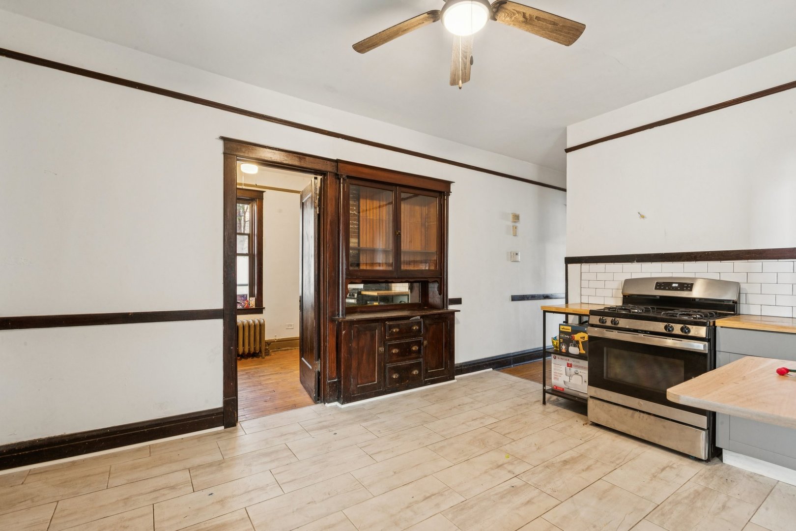 8548 S Manistee Avenue