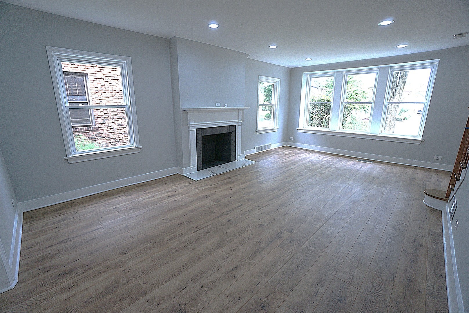 2315 W 112th Street