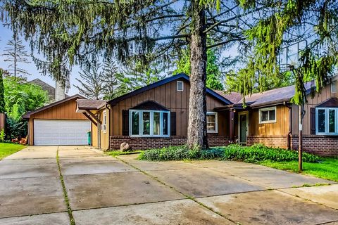129 E 55th Street Westmont IL 60559