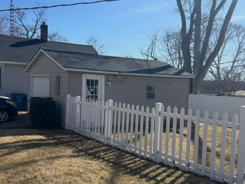 Tiny photo for 1017 PULASKI Street, Peru, IL 61354 (MLS # 12600471)