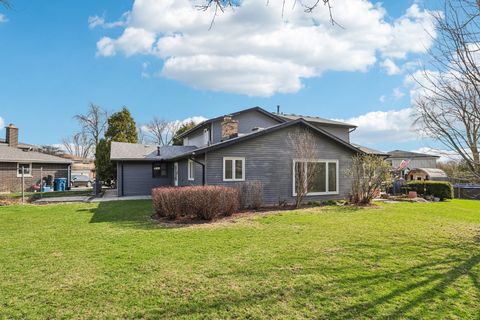 Tiny photo for 8853 W 97th Place, Palos Hills, IL 60465 (MLS # 12527106)