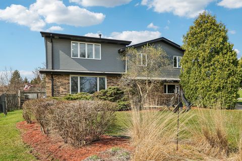 Tiny photo for 8853 W 97th Place, Palos Hills, IL 60465 (MLS # 12527106)