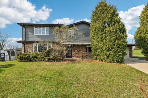 Tiny photo for 8853 W 97th Place, Palos Hills, IL 60465 (MLS # 12527106)