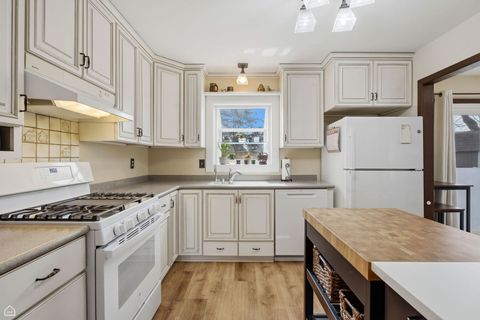 Tiny photo for 3707 W Bradley Court, McHenry, IL 60050 (MLS # 12588939)