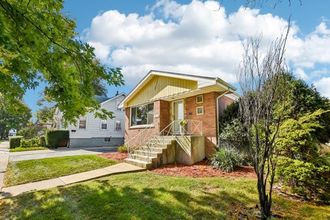 Tiny photo for 4610 Dubois Boulevard, Brookfield, IL 60513 (MLS # 12778222)