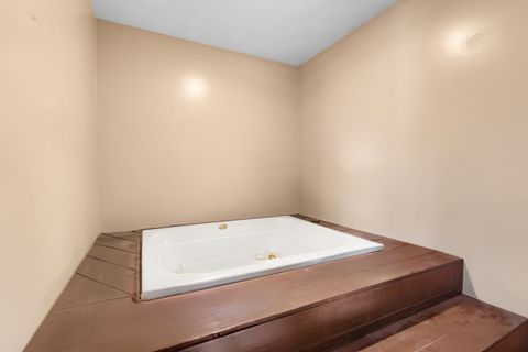 Tiny photo for 5008 Valentine Place, Rockford, IL 61108 (MLS # 12507960)