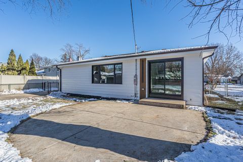 Tiny photo for 1408 N Burning Bush Lane, Mount Prospect, IL 60056 (MLS # 12533059)
