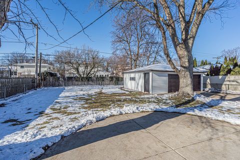 Tiny photo for 1408 N Burning Bush Lane, Mount Prospect, IL 60056 (MLS # 12533059)