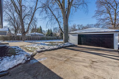 Tiny photo for 1408 N Burning Bush Lane, Mount Prospect, IL 60056 (MLS # 12533059)