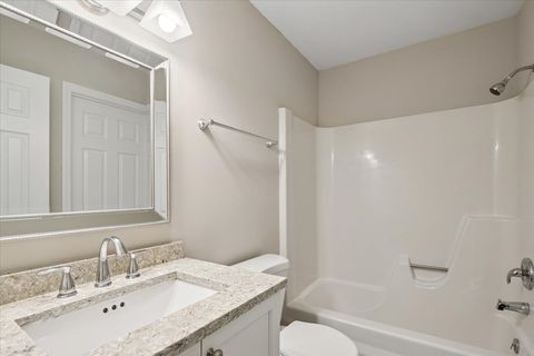 Tiny photo for 938 Chase Court, Gurnee, IL 60031 (MLS # 12627285)