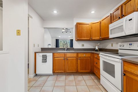 Tiny photo for 1713 Harbor Point Drive #B, Champaign, IL 61821 (MLS # 12571745)