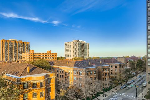 Tiny photo for 3930 N Pine Grove Avenue #805, Chicago, IL 60613 (MLS # 12518387)