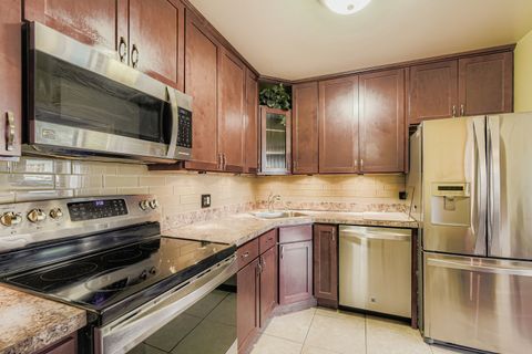 Tiny photo for 3930 N Pine Grove Avenue #805, Chicago, IL 60613 (MLS # 12518387)