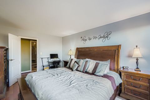 Tiny photo for 3930 N Pine Grove Avenue #805, Chicago, IL 60613 (MLS # 12518387)