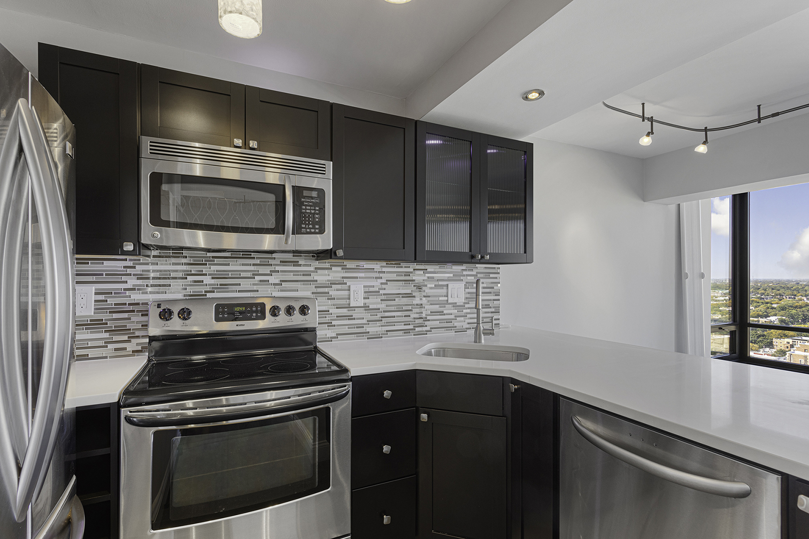 6166 N Sheridan Road 24L