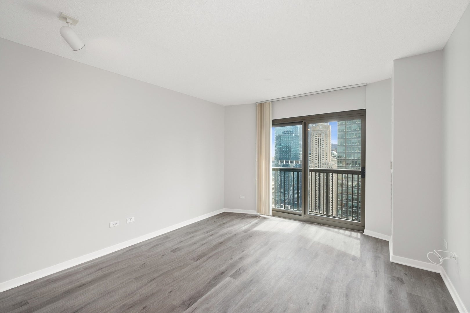 400 N LA SALLE Drive 3306