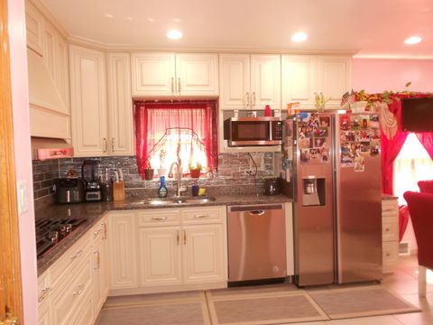 Tiny photo for 9327 S Avers Avenue, Evergreen Park, IL 60805 (MLS # 12605766)