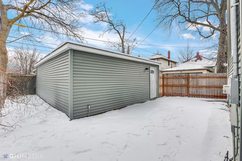 Tiny photo for 19 Augusta Street, Oak Park, IL 60302 (MLS # 12514020)
