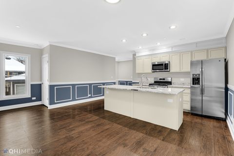 Tiny photo for 19 Augusta Street, Oak Park, IL 60302 (MLS # 12514020)