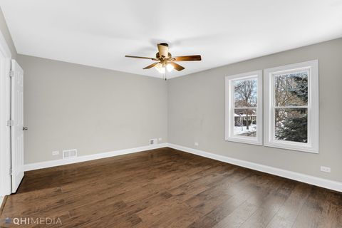 Tiny photo for 19 Augusta Street, Oak Park, IL 60302 (MLS # 12514020)