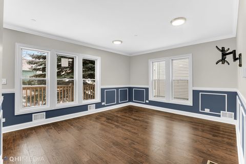 Tiny photo for 19 Augusta Street, Oak Park, IL 60302 (MLS # 12514020)