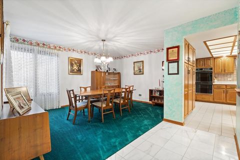 Tiny photo for 703 Newcastle Lane, Prospect Heights, IL 60070 (MLS # 12501709)